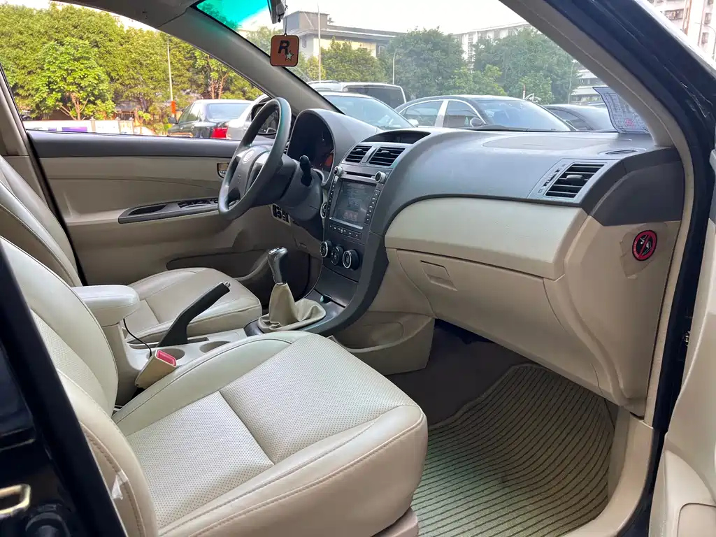 BYD L3 2013