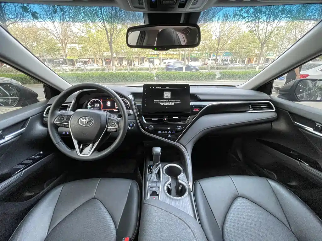 TOYOTA CAMRY 2023