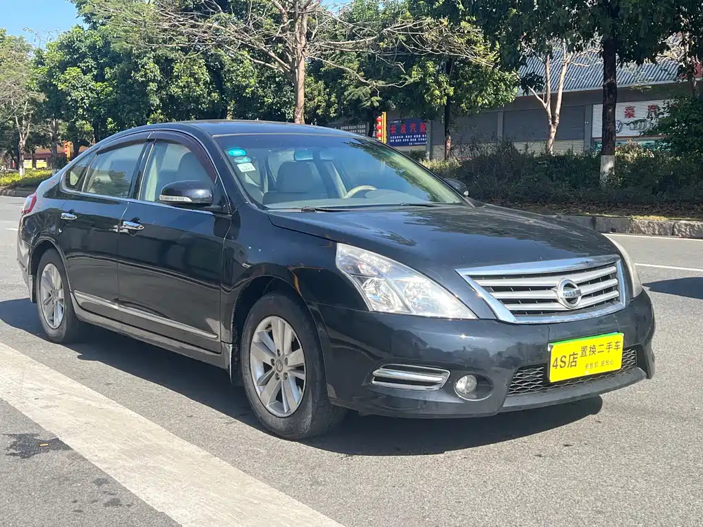 NISSAN TEANA 2011