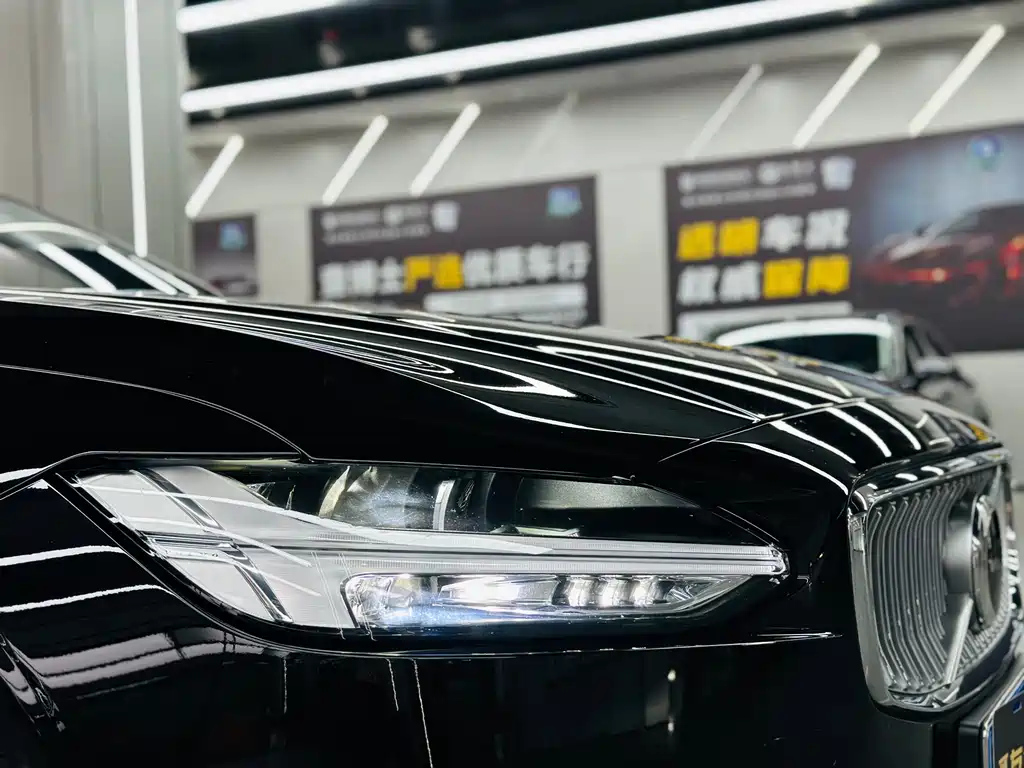 VOLVO S90 2021