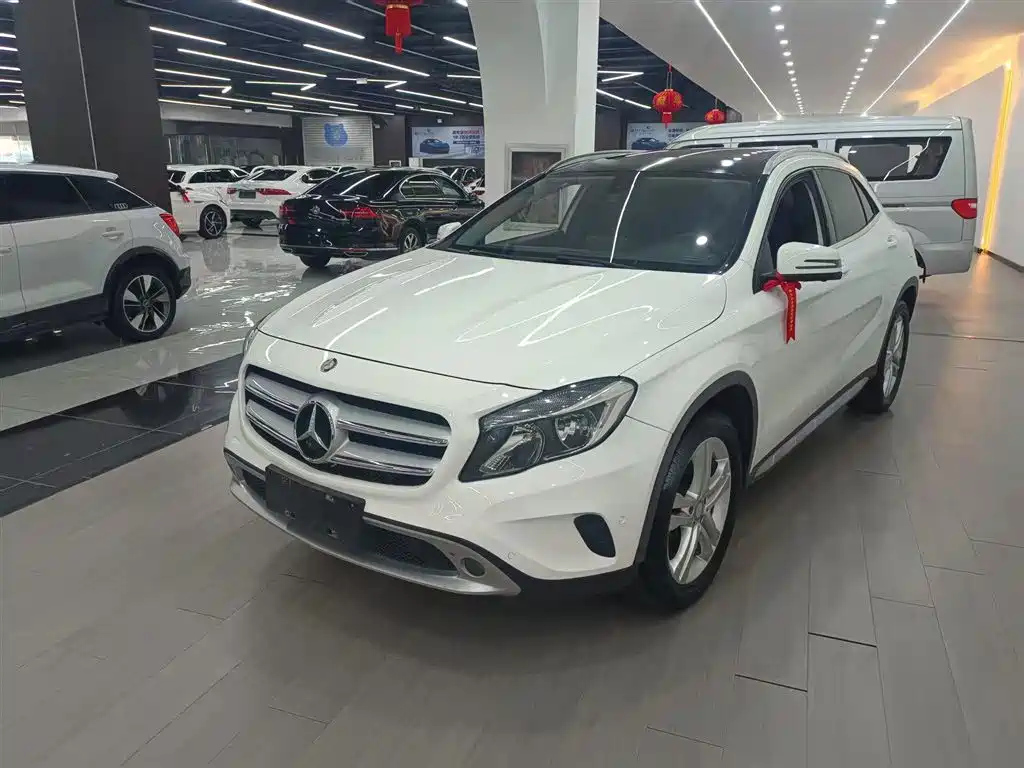 MERCEDES BENZ GLA 2016