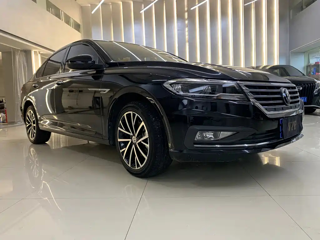 VOLKSWAGEN LAVIDA 2020