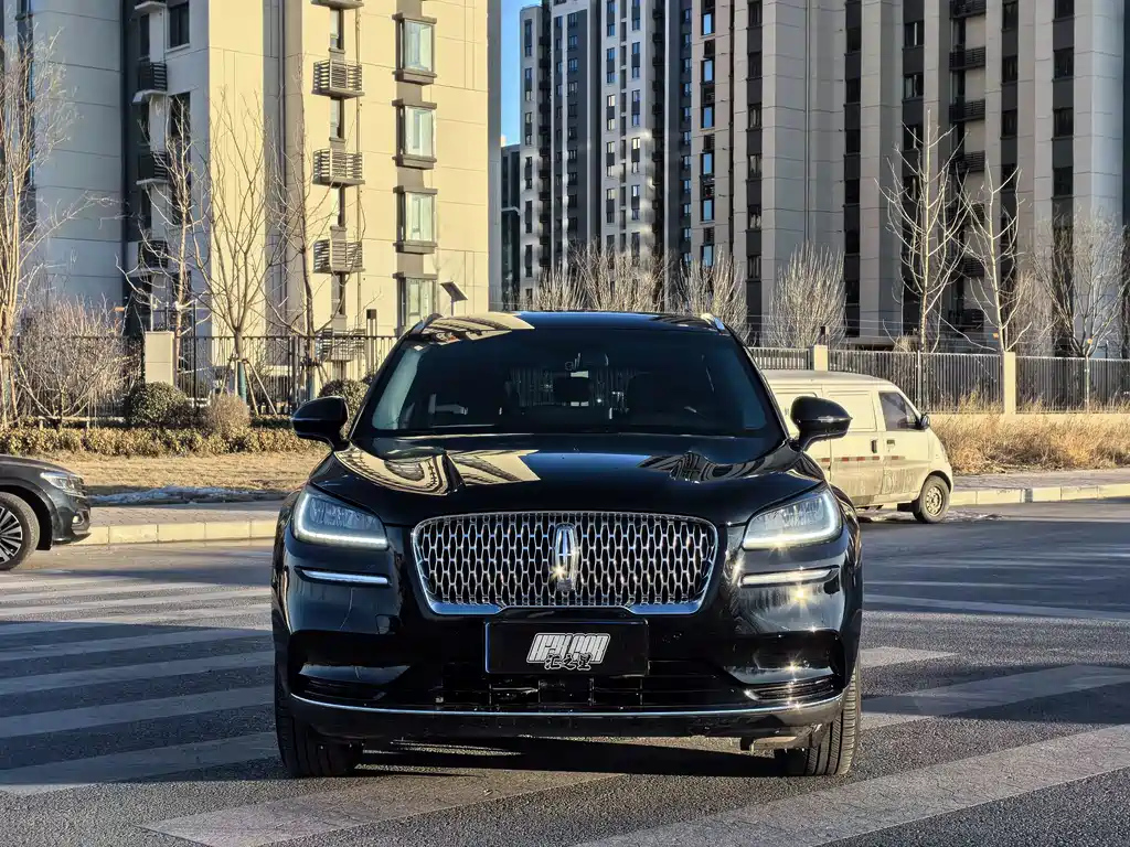 LINCOLN ADVENTURER 2021