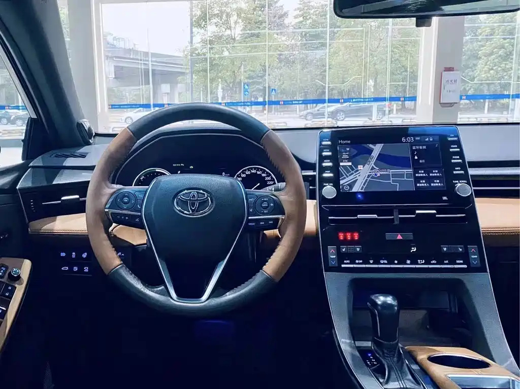 TOYOTA AVALON 2019
