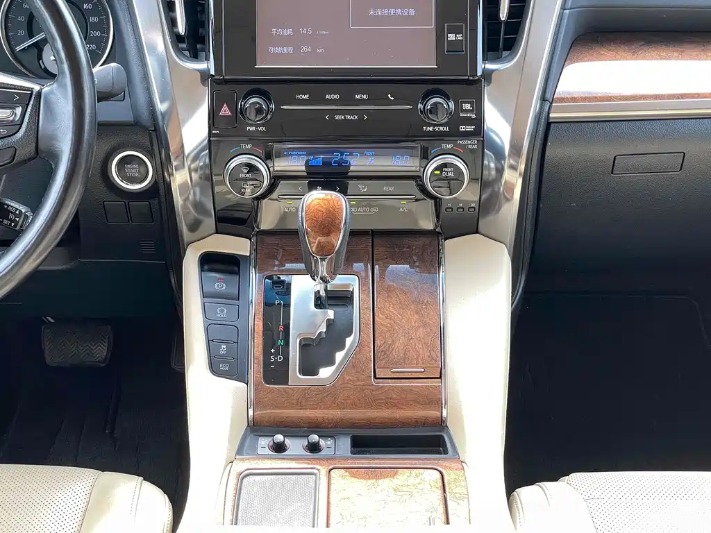 TOYOTA ALPHARD 2017
