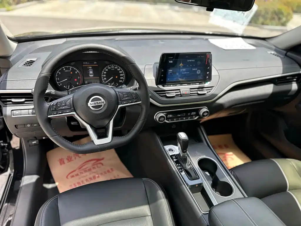 NISSAN TEANA 2020
