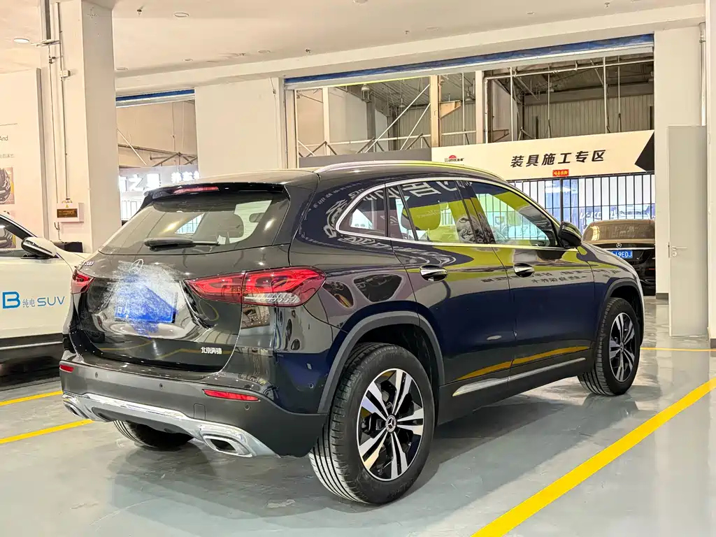 MERCEDES BENZ GLA 2022