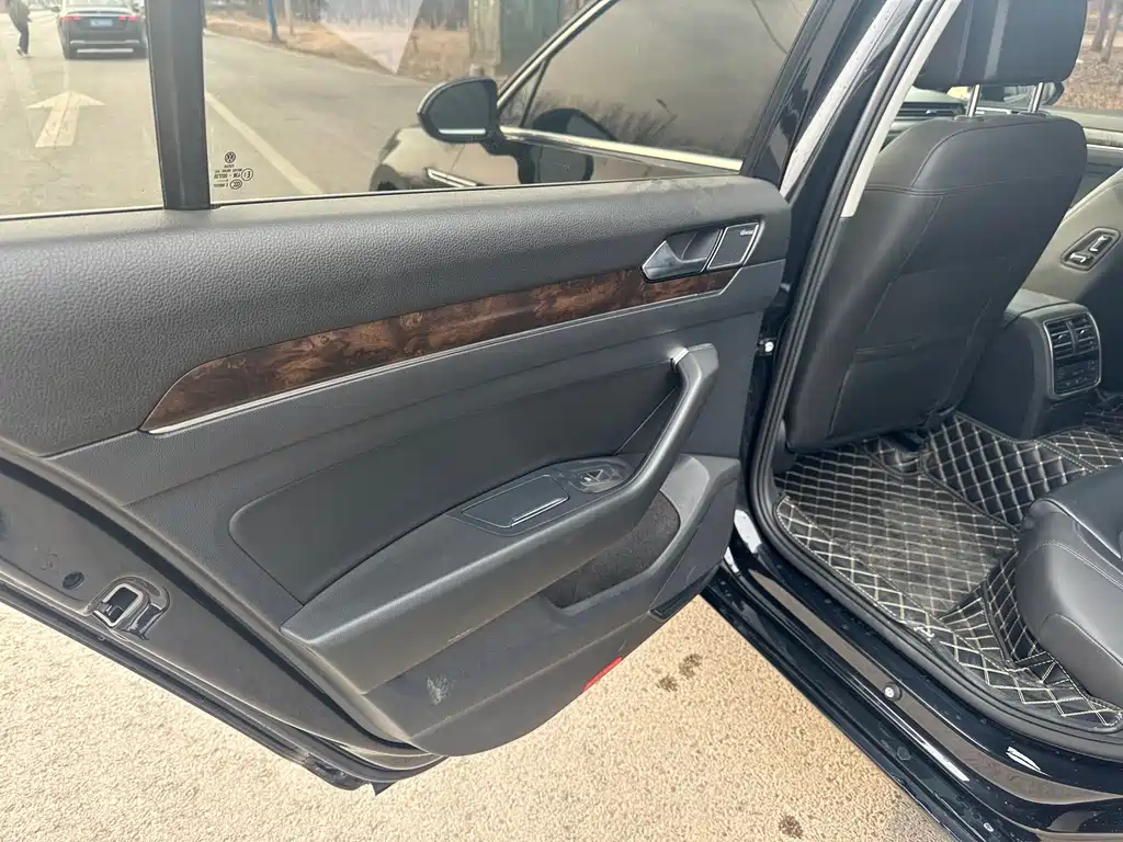 VOLKSWAGEN MAGOTAN 2020
