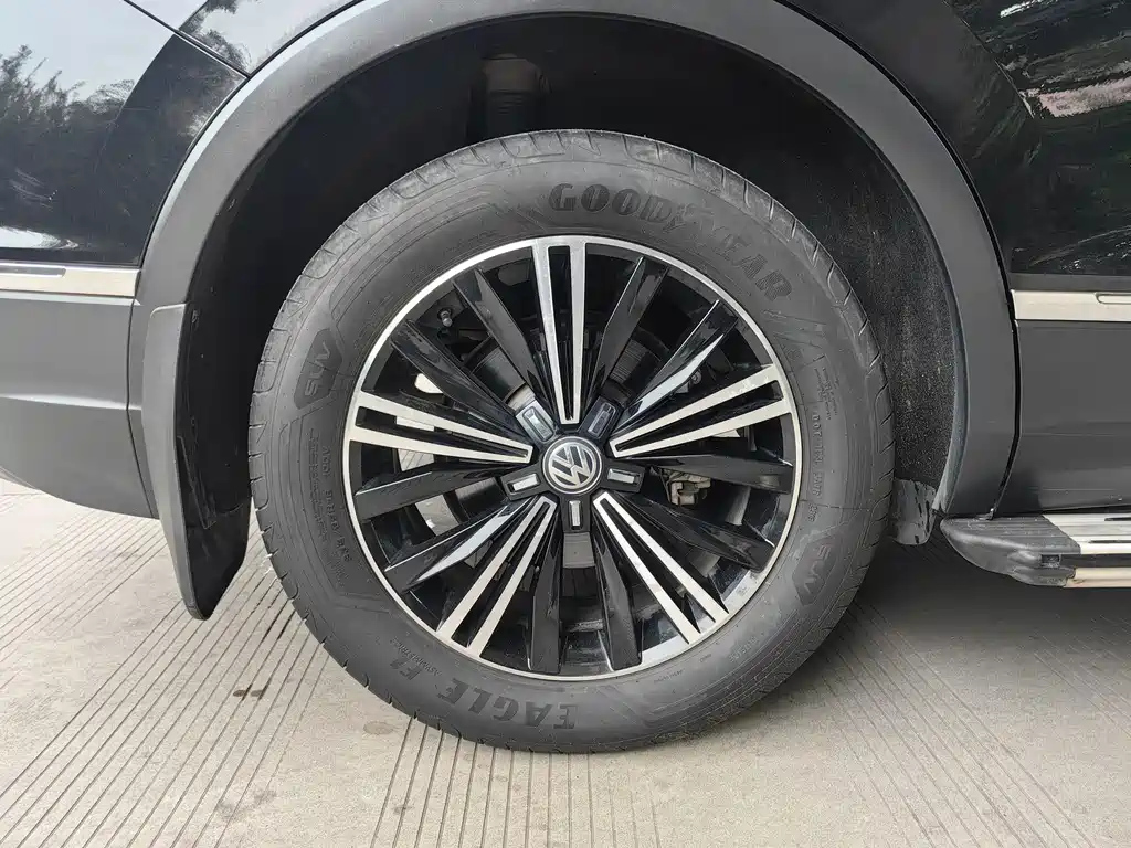 VOLKSWAGEN TIGUAN L 2020