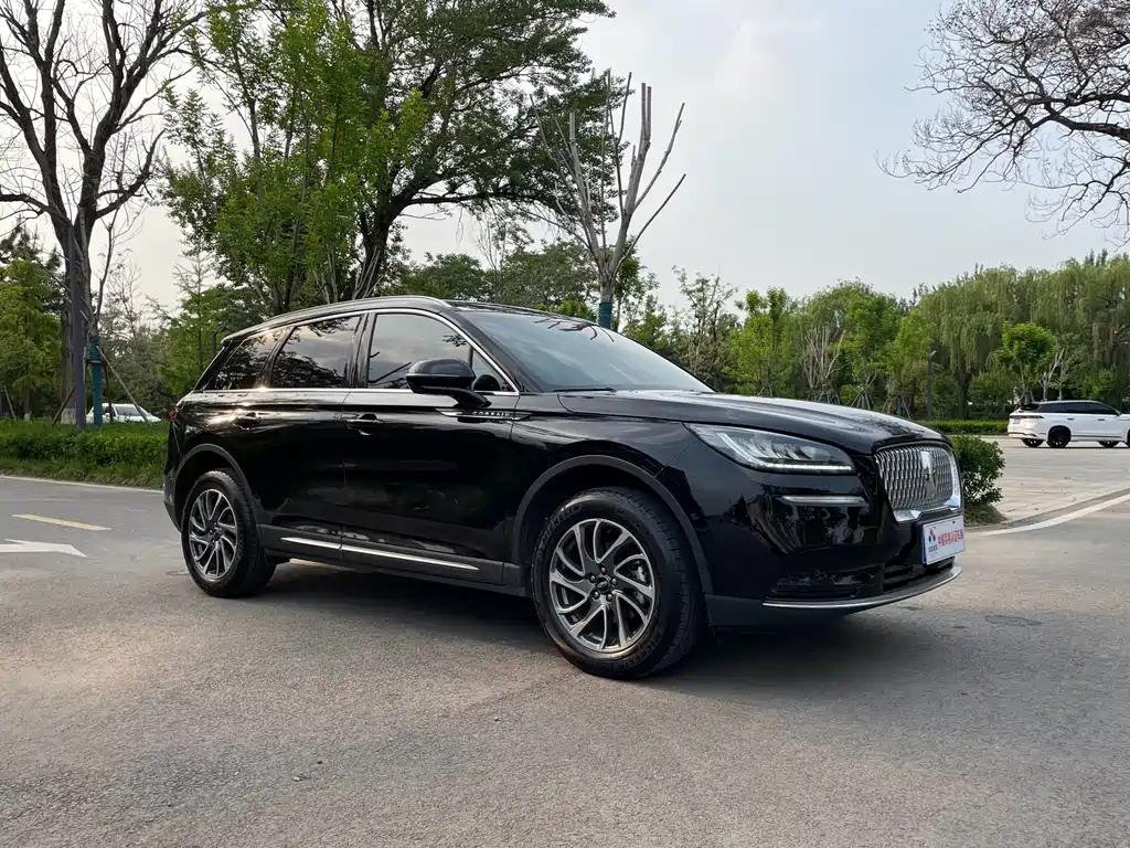 LINCOLN ADVENTURER 2022