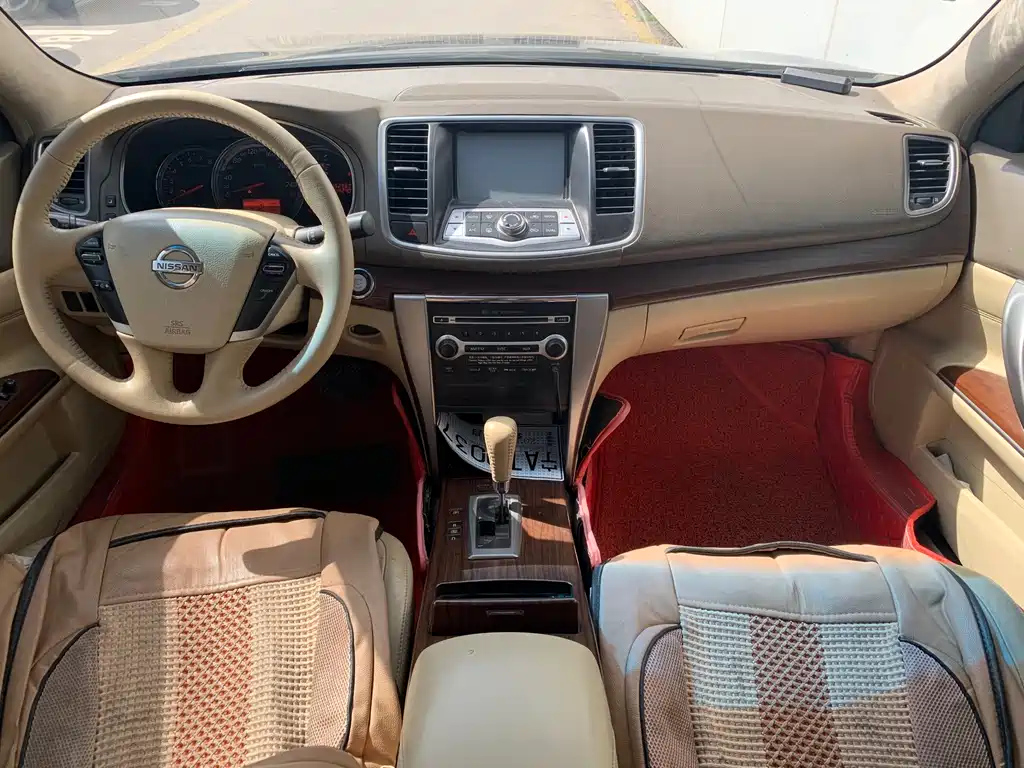 NISSAN TEANA 2010