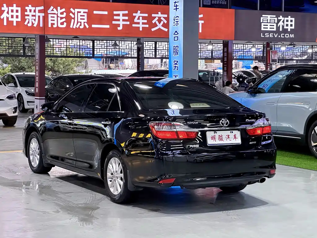 TOYOTA CAMRY 2016