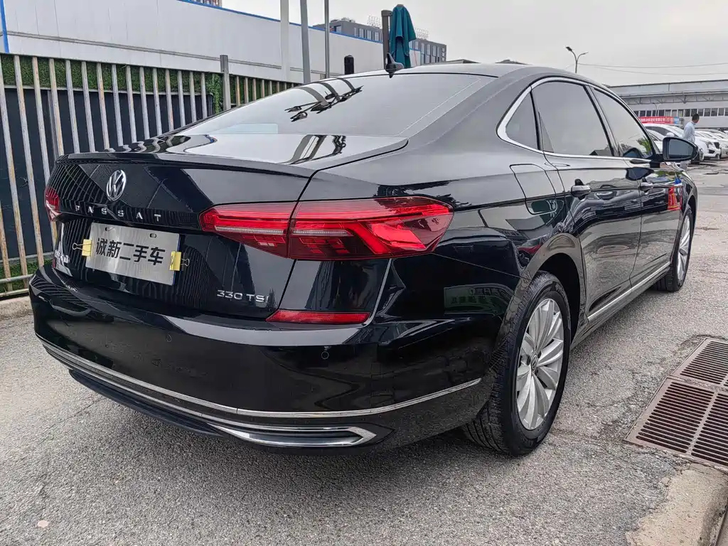 VOLKSWAGEN PASSAT 2020