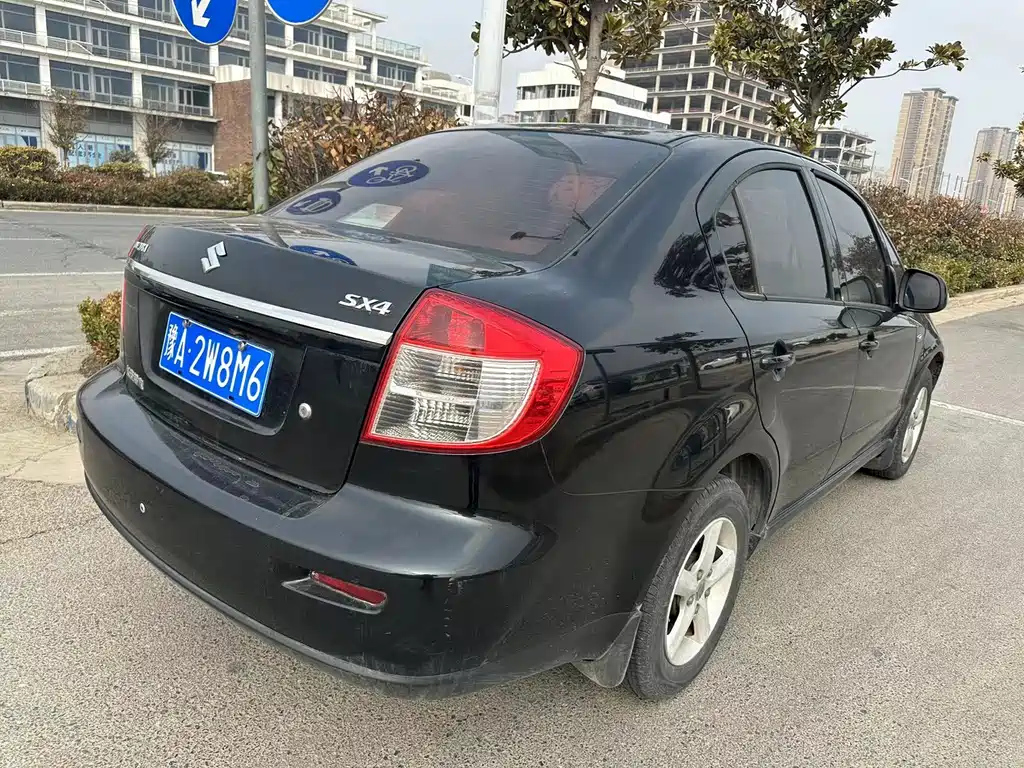 SUZUKI SX4 2010