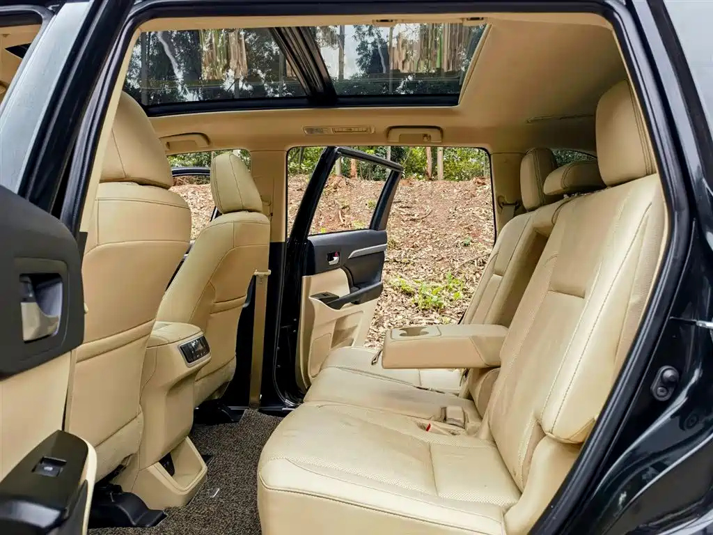 TOYOTA HIGHLANDER 2020