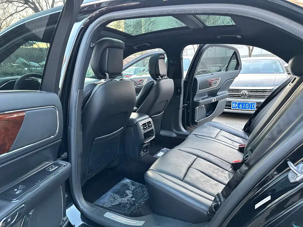 LINCOLN CONTINENTAL 2018
