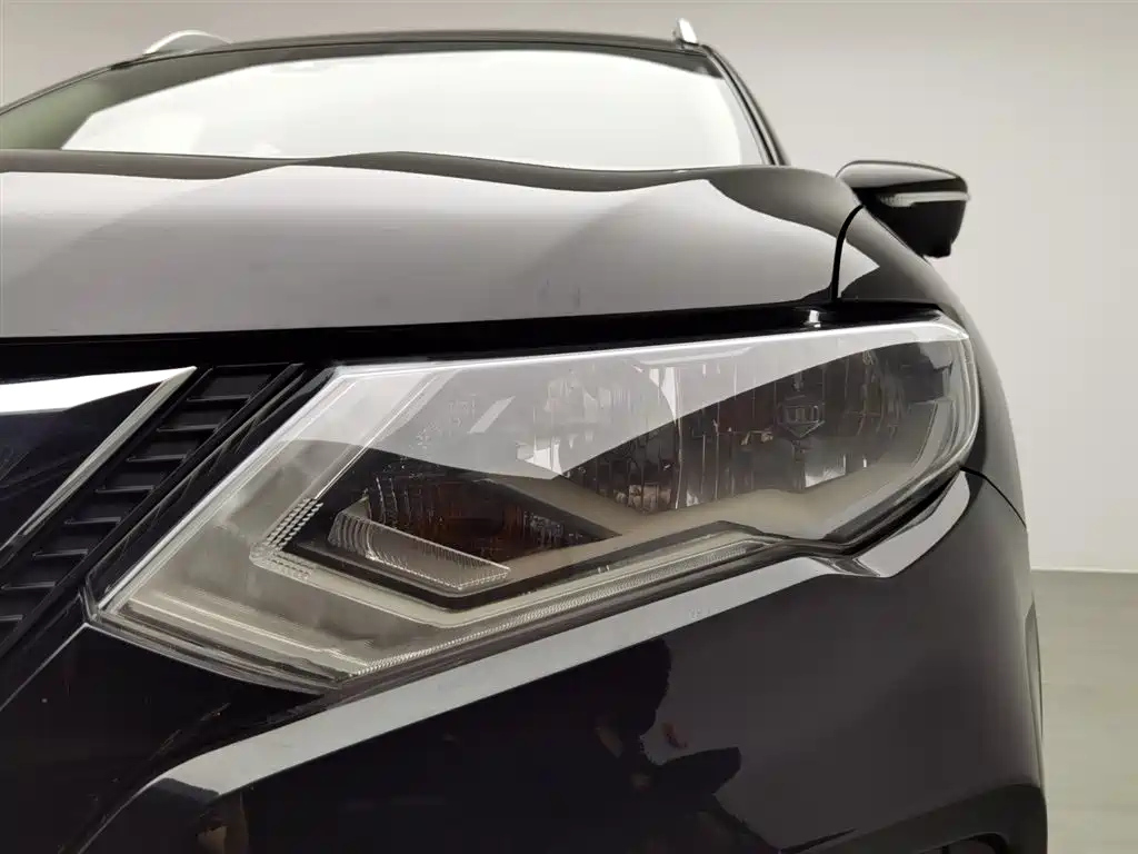 NISSAN X-TRAIL 2018