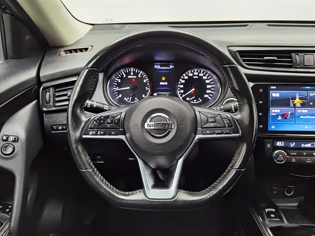 NISSAN X-TRAIL 2018