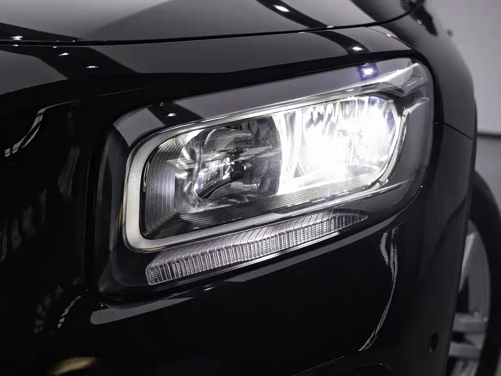 MERCEDES BENZ GLB 2020