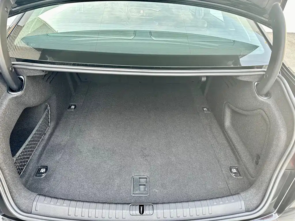 AUDI A6L 2023