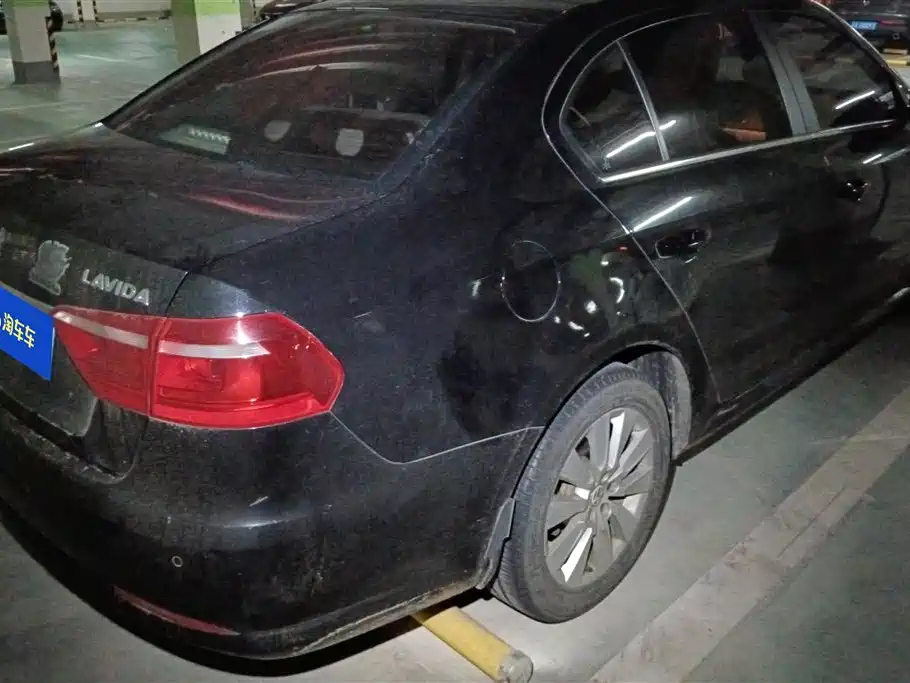 VOLKSWAGEN LAVIDA 2013