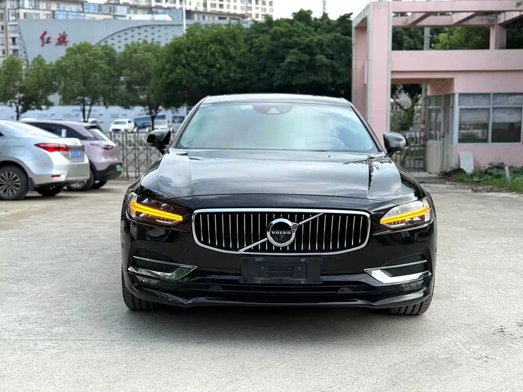 VOLVO S90 2017