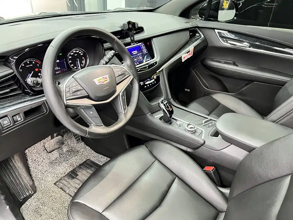 CADILLAC XT5 2021
