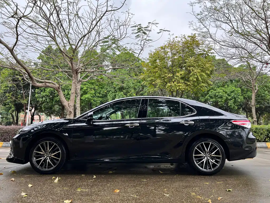 TOYOTA CAMRY 2021
