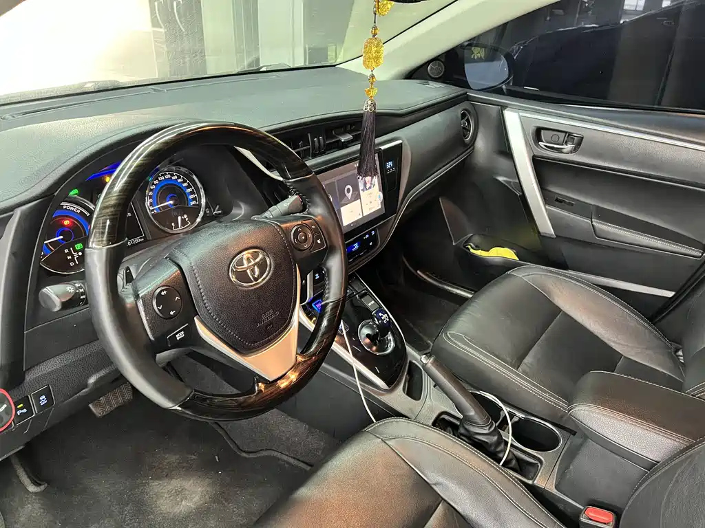 TOYOTA COROLLA 2018