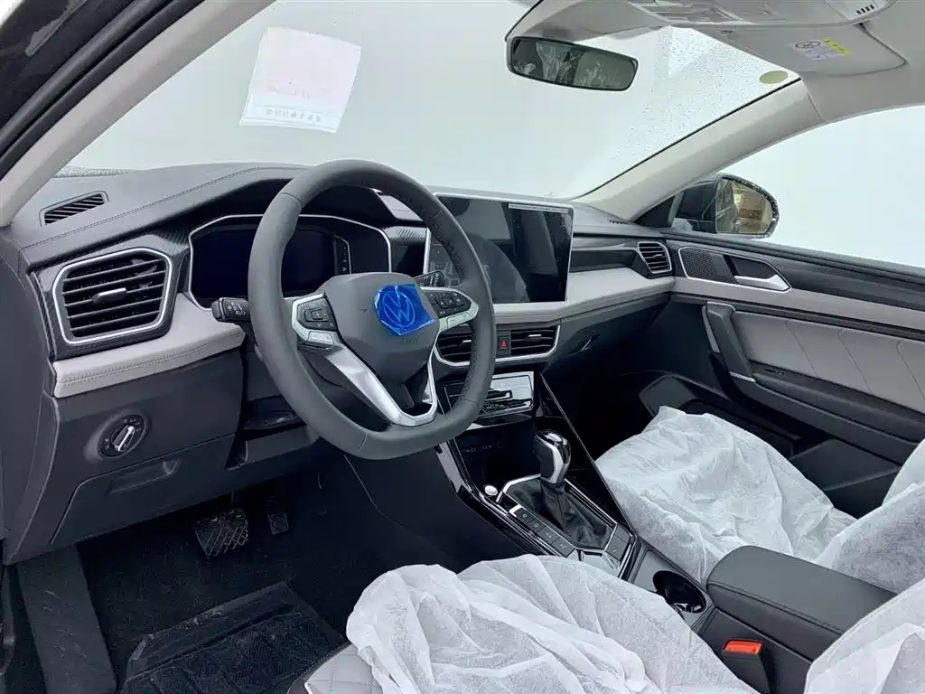 VOLKSWAGEN TAYRON 2024