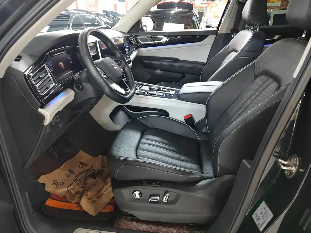 VOLKSWAGEN TOURAN 2022