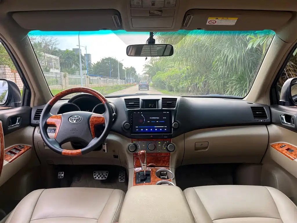TOYOTA HIGHLANDER 2013