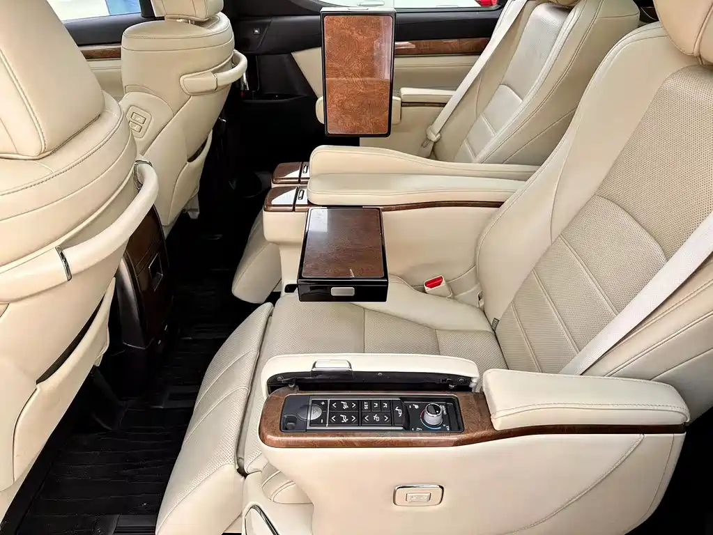 TOYOTA ALPHARD 2017