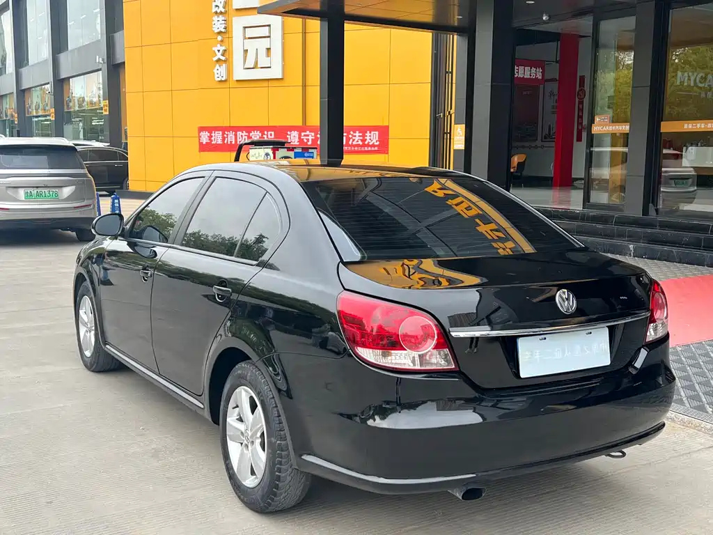 VOLKSWAGEN LAVIDA 2011