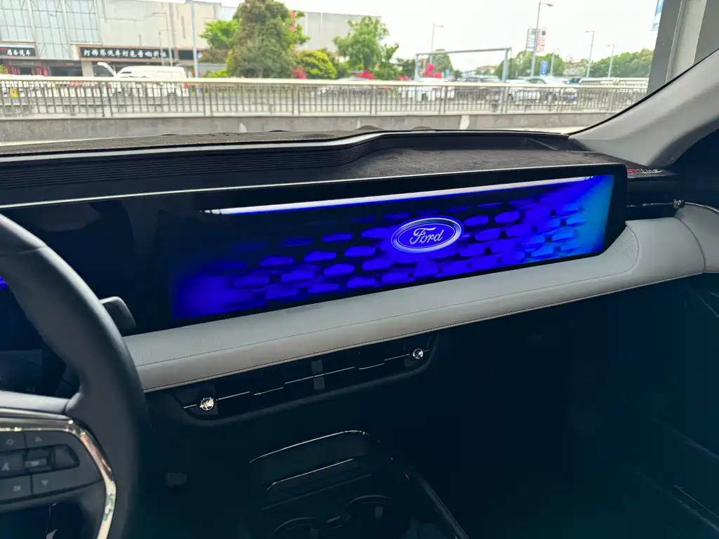 FORD MONDEO 2022