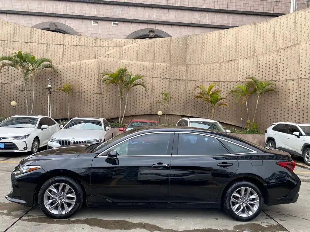 TOYOTA AVALON 2021