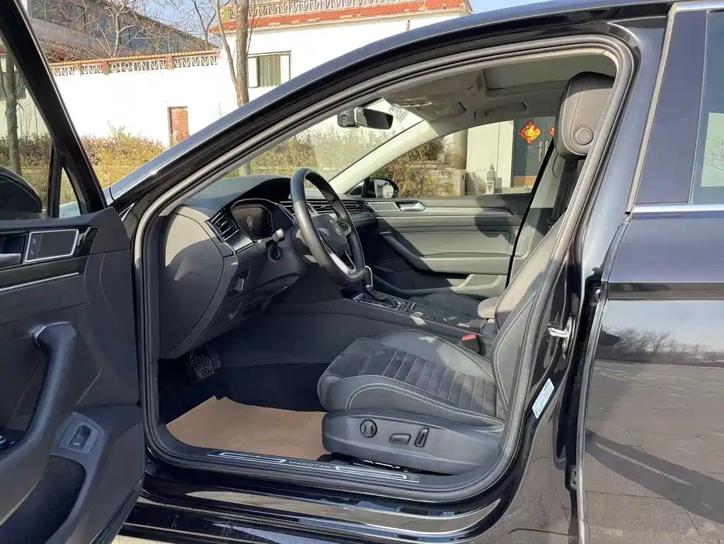 VOLKSWAGEN MAGOTAN 2021
