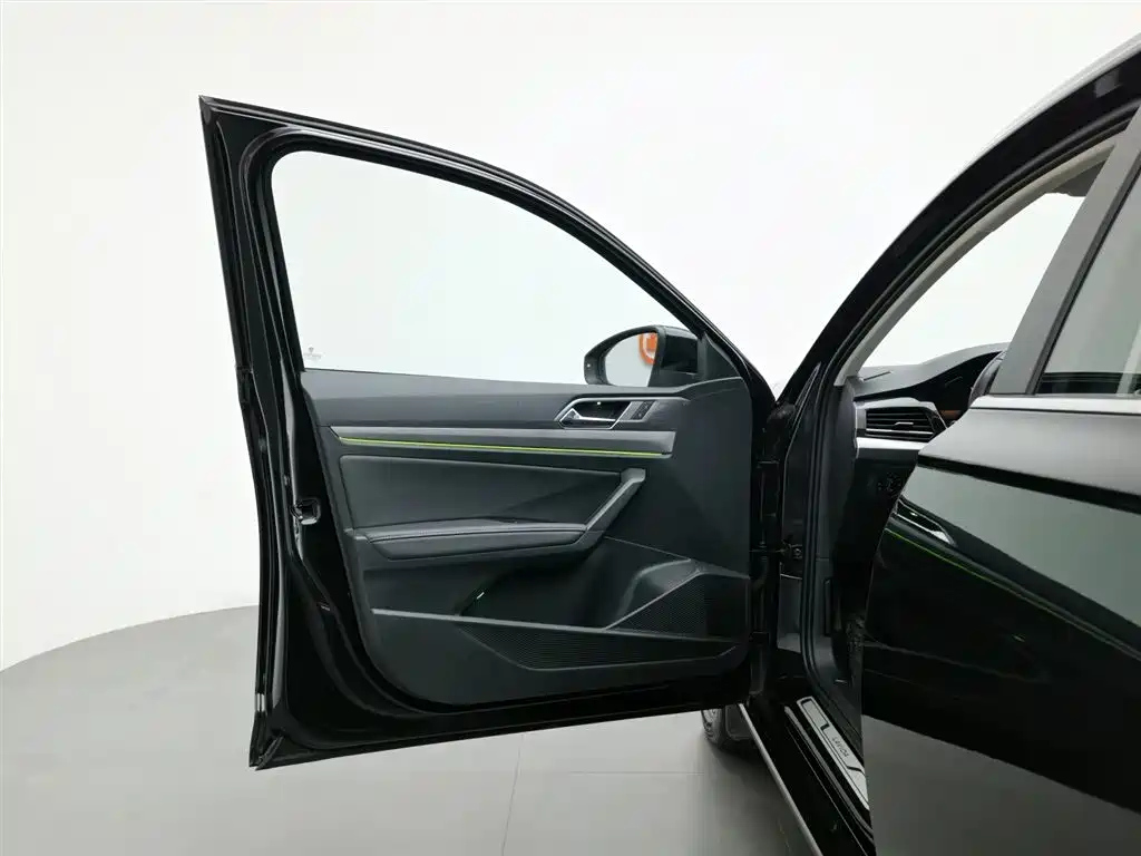 VOLKSWAGEN LAVIDA 2022