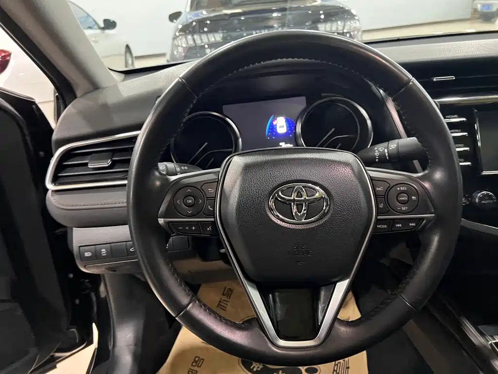 TOYOTA CAMRY 2019