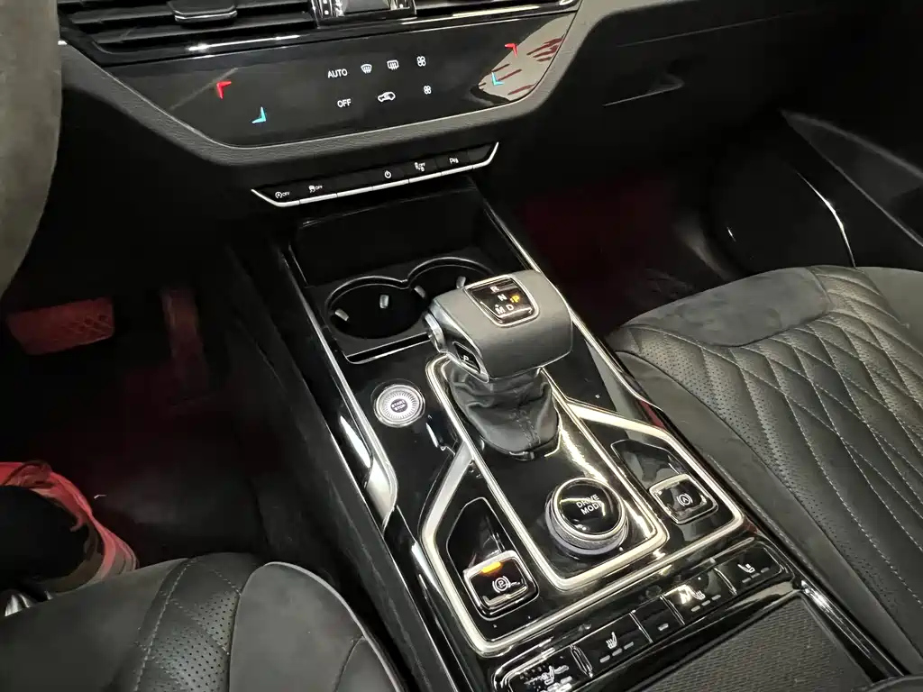 HONGQI HS5 2022