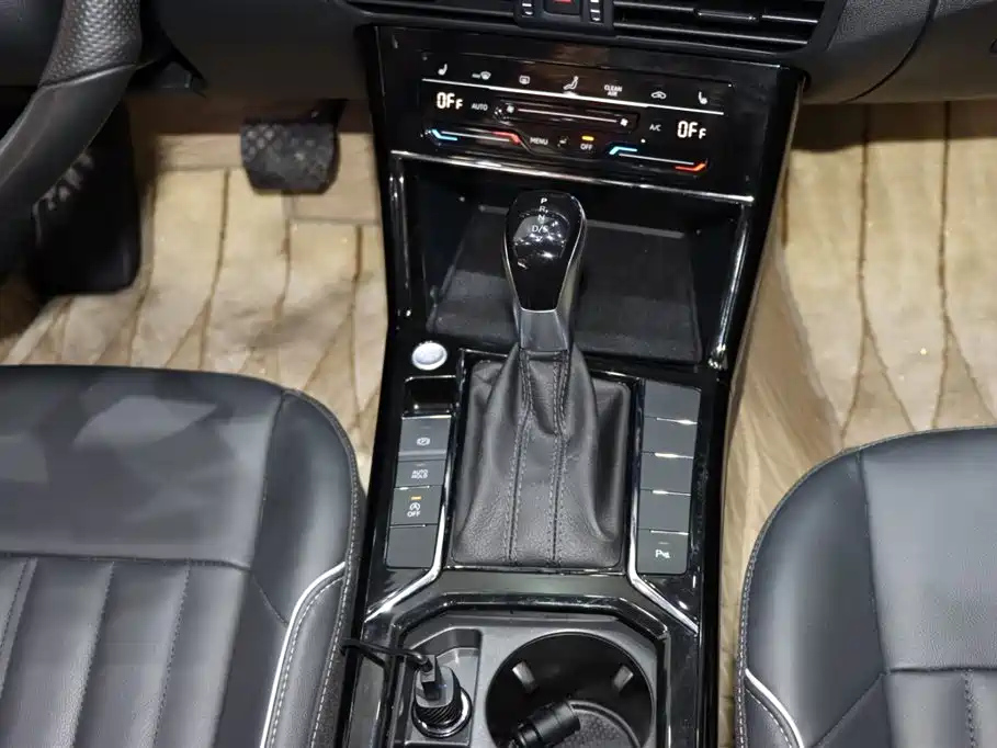 VOLKSWAGEN PASSAT 2022