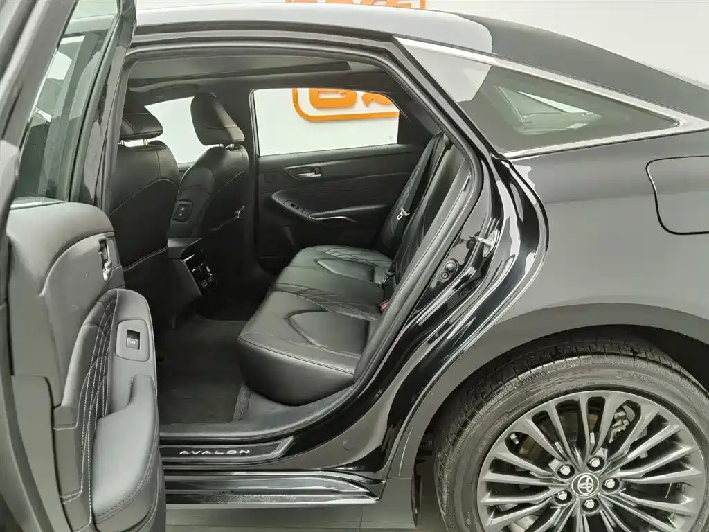 TOYOTA AVALON 2019