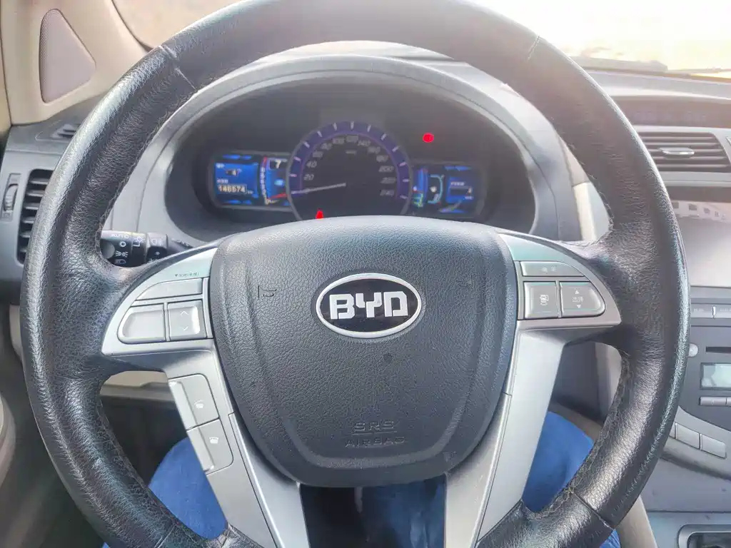 BYD S6 2012