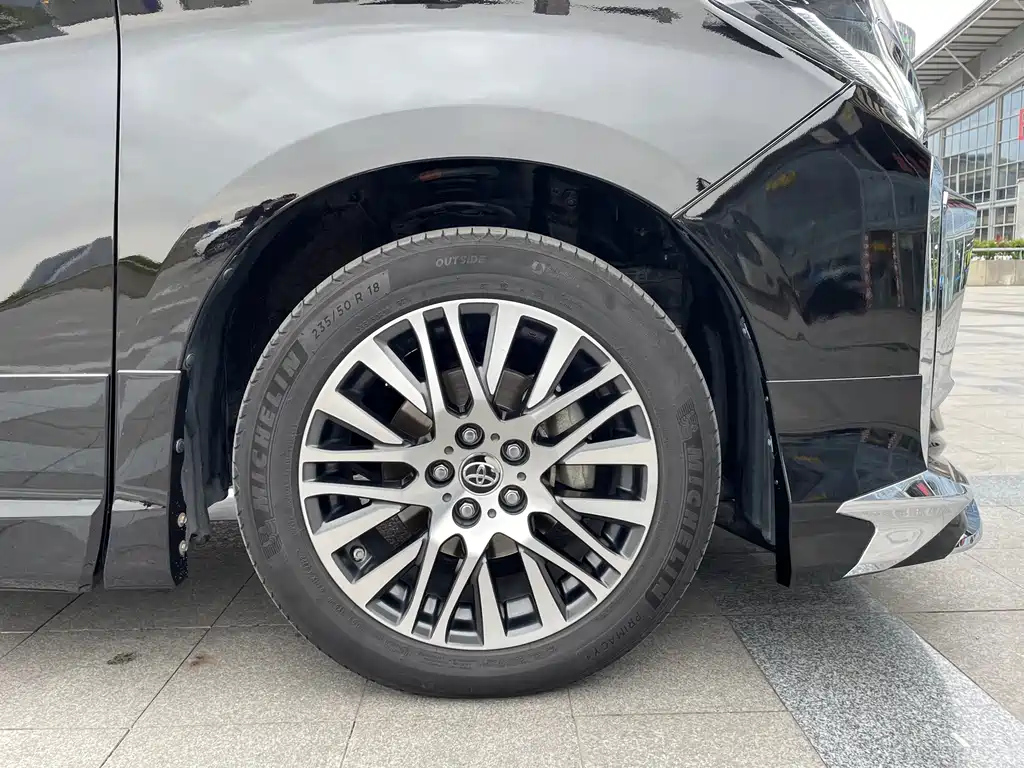 TOYOTA ALPHARD 2018