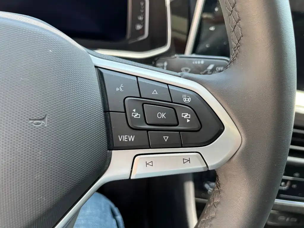 VOLKSWAGEN SAGITAR 2023