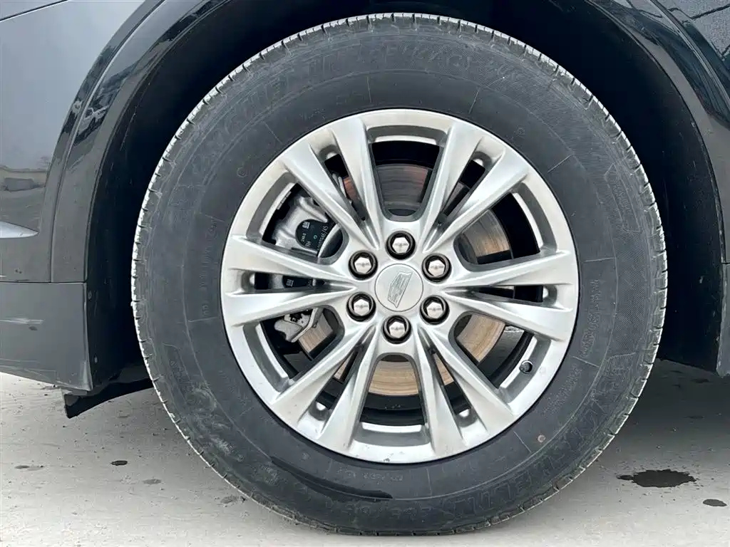 CADILLAC XT5 2021