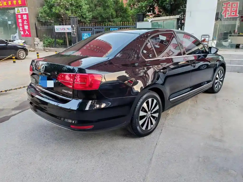 VOLKSWAGEN SAGITAR 2018