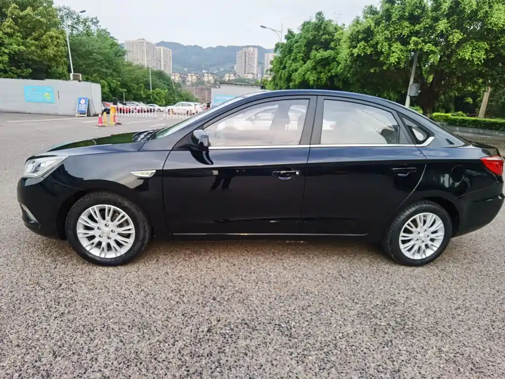 CHANGAN EADO 2013