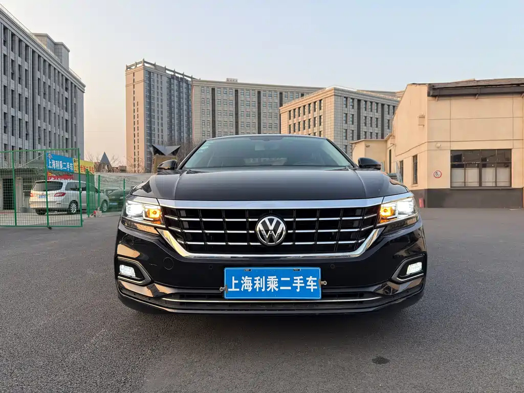 VOLKSWAGEN PASSAT 2020