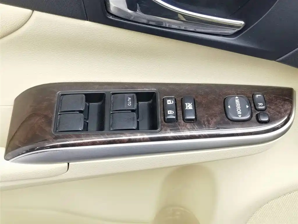 TOYOTA CAMRY 2017